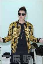 �c���鿴�M�D