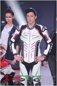 �c���鿴�M�D